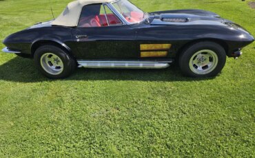 Chevrolet-Corvette-stingray-convertible-1964-Black-Red-1