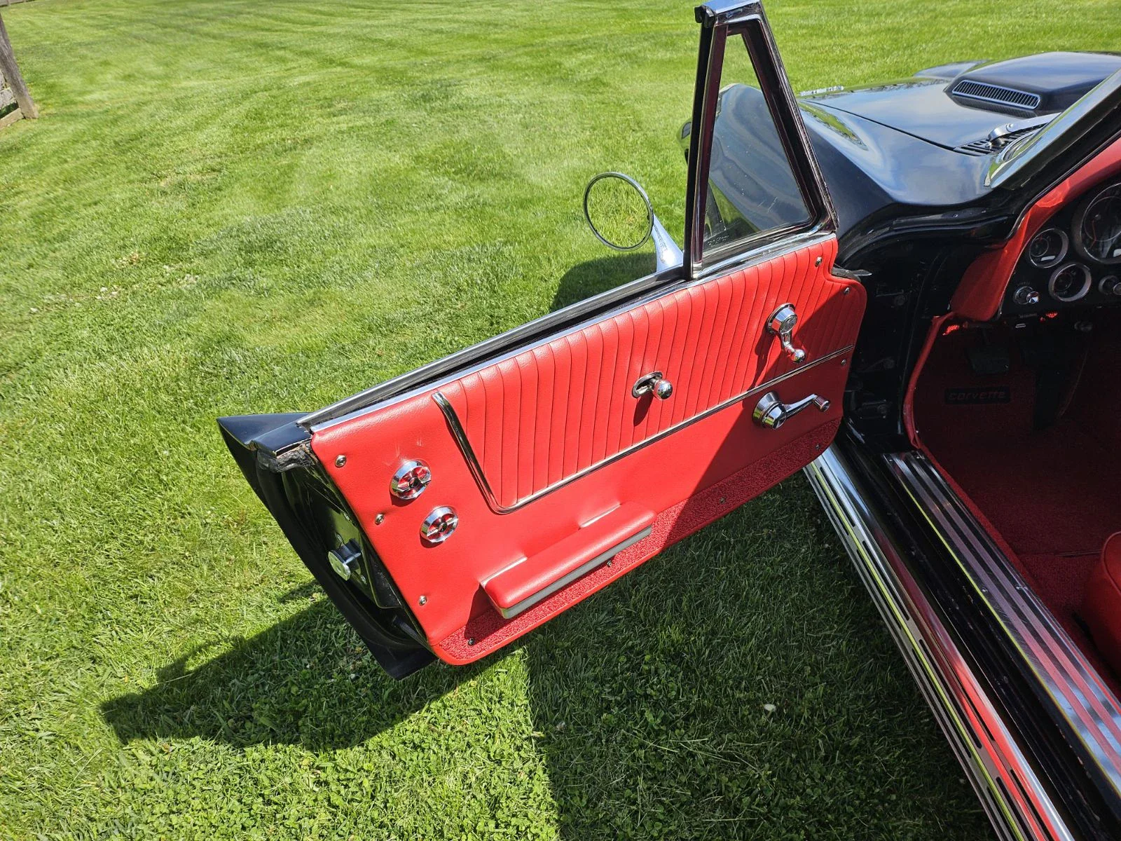 Chevrolet-Corvette-stingray-convertible-1964-Black-Red-8