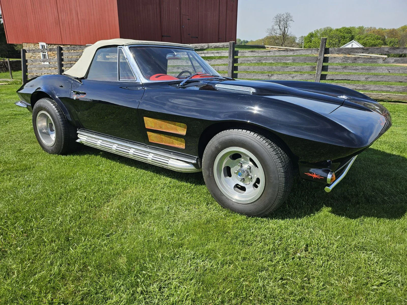 Chevrolet-Corvette-stingray-convertible-1964-Black-Red