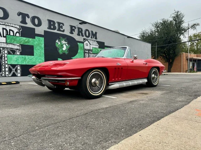 Chevrolet-Corvette-stingray-convertible-1966-Red-Red-1