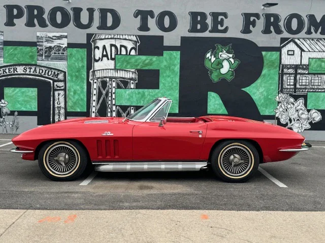 Chevrolet-Corvette-stingray-convertible-1966-Red-Red-14