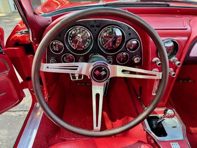 Chevrolet-Corvette-stingray-convertible-1966-Red-Red-16
