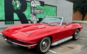 Chevrolet-Corvette-stingray-convertible-1966-Red-Red