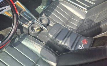 Chevrolet-Corvette-stingray-convertible-1971-Red-Black-15