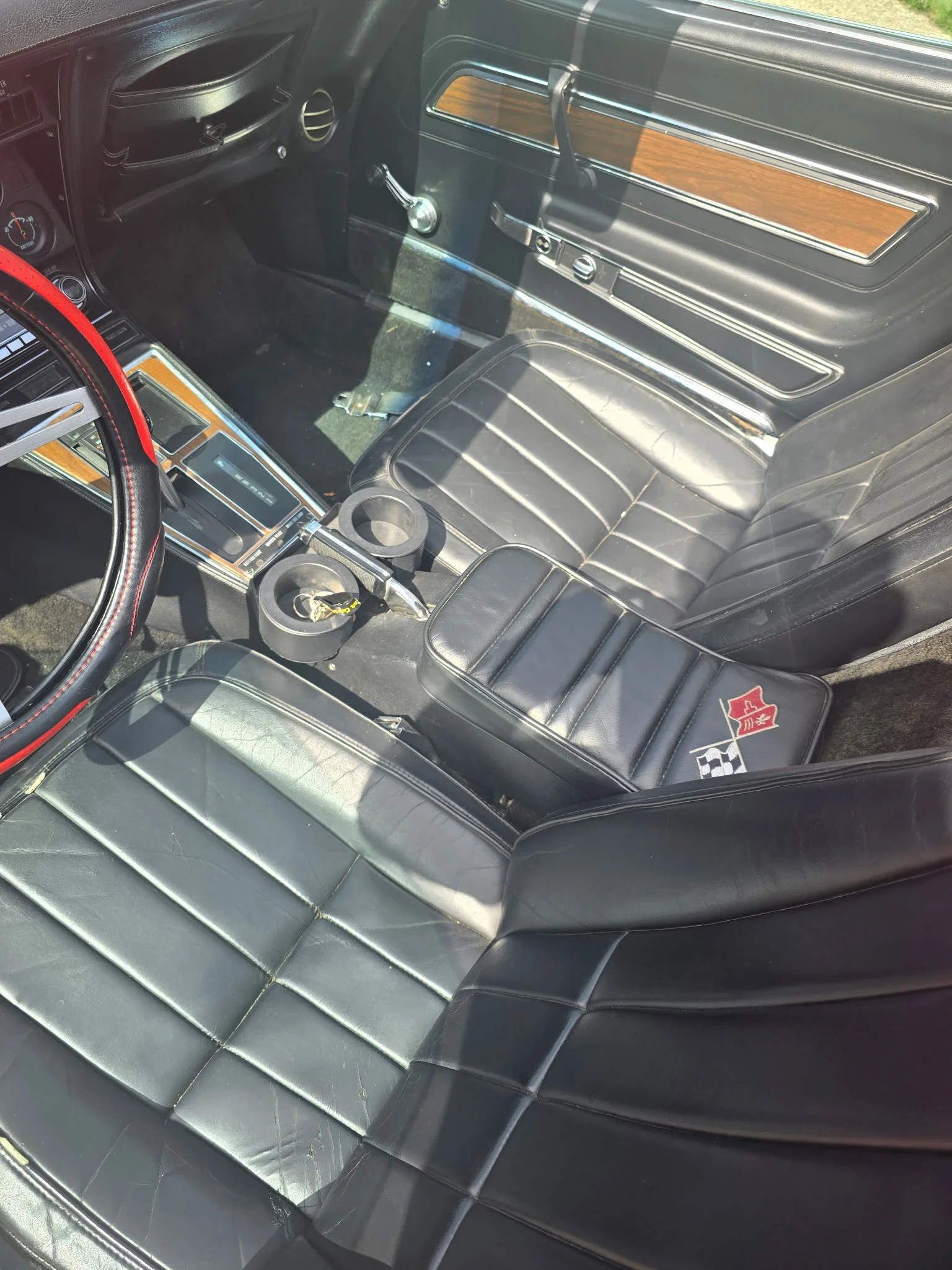 Chevrolet-Corvette-stingray-convertible-1971-Red-Black-15