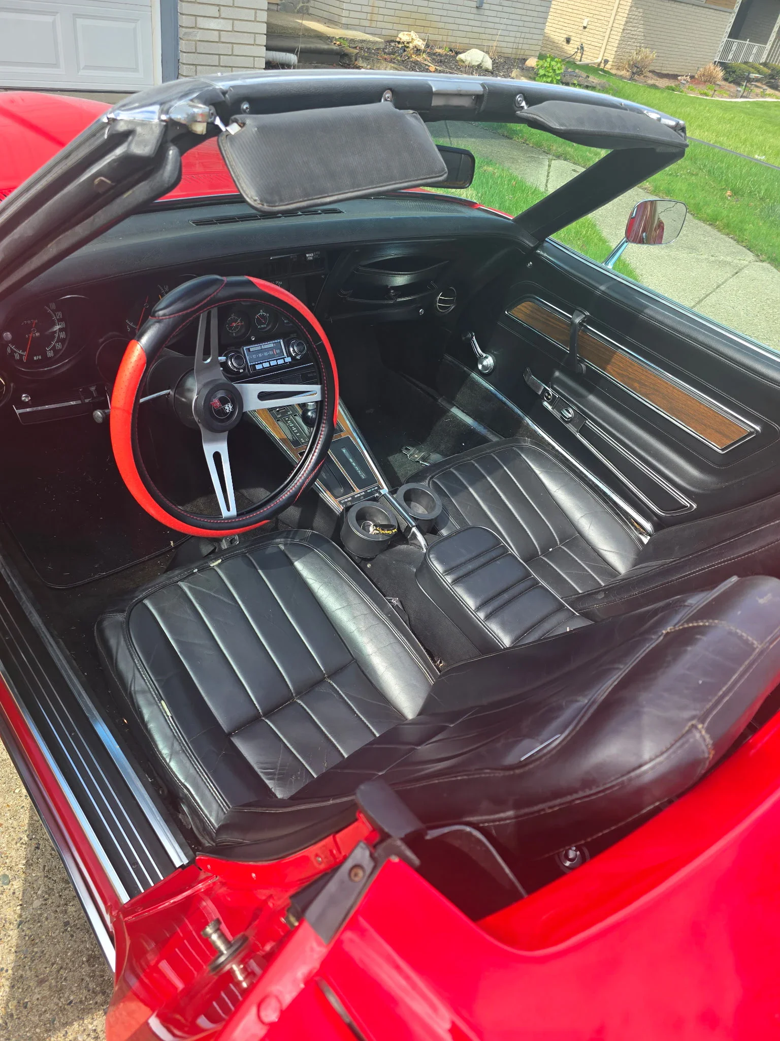 Chevrolet-Corvette-stingray-convertible-1971-Red-Black-2
