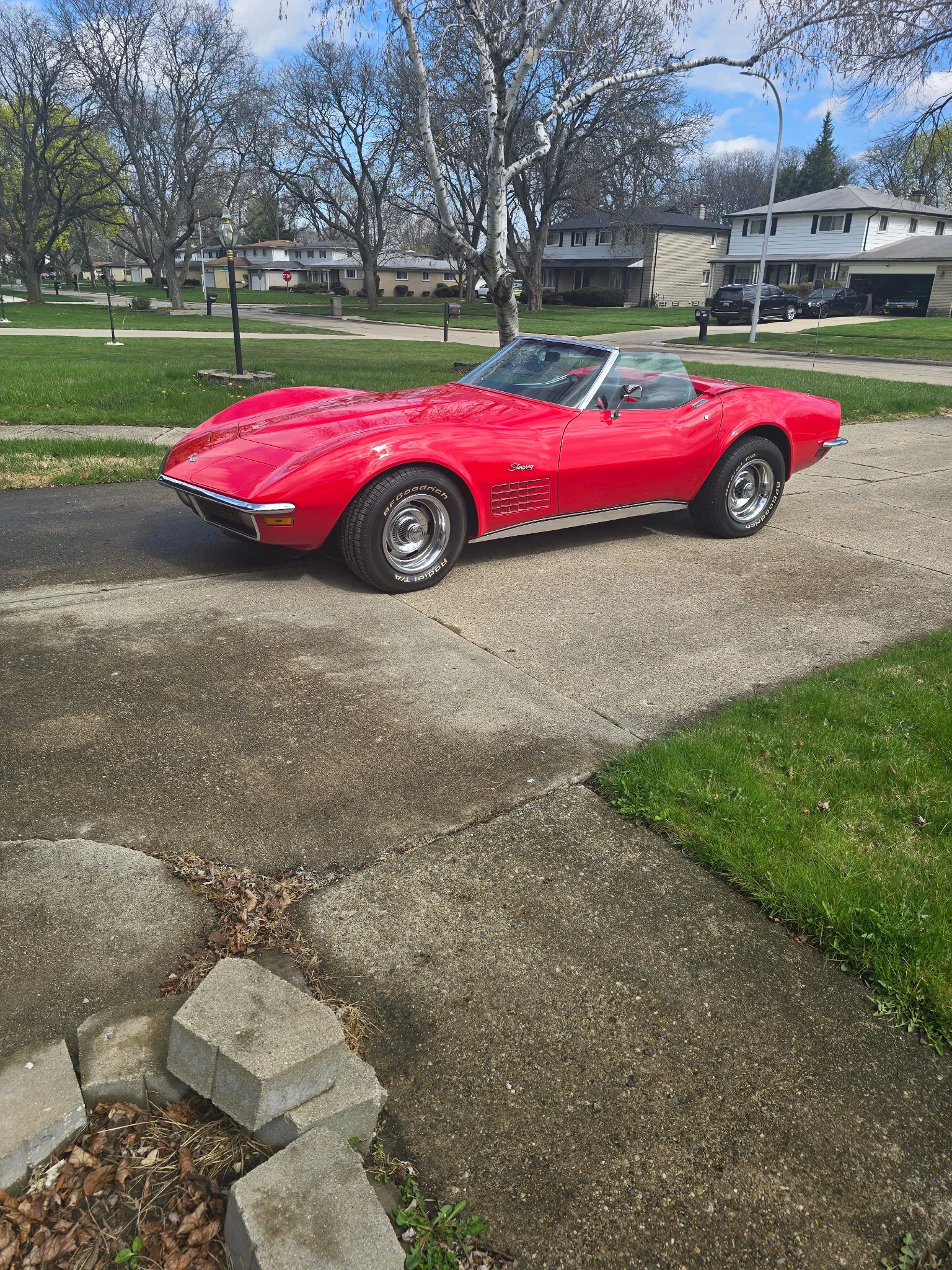 Chevrolet-Corvette-stingray-convertible-1971-Red-Black-3