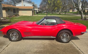 Chevrolet-Corvette-stingray-convertible-1971-Red-Black-4