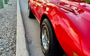 Chevrolet-Corvette-stingray-convertible-1975-Red-Black-10