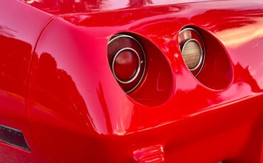 Chevrolet-Corvette-stingray-convertible-1975-Red-Black-12