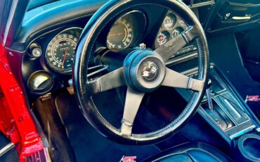 Chevrolet-Corvette-stingray-convertible-1975-Red-Black-18