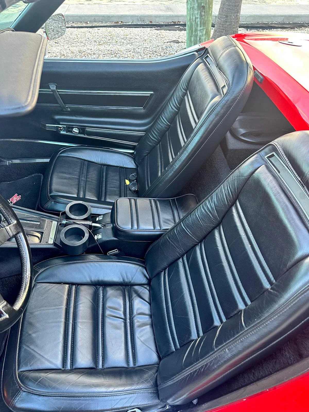 Chevrolet-Corvette-stingray-convertible-1975-Red-Black-19