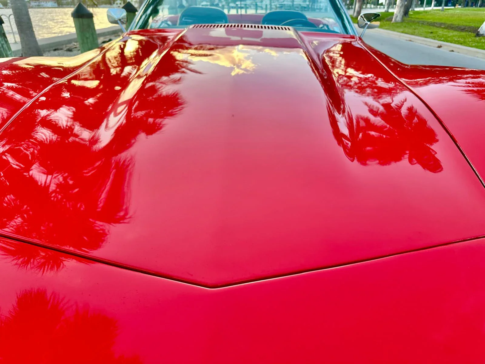 Chevrolet-Corvette-stingray-convertible-1975-Red-Black-2