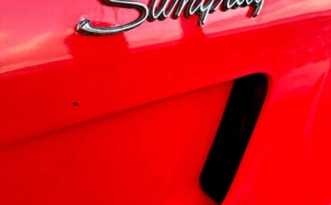 Chevrolet-Corvette-stingray-convertible-1975-Red-Black-28