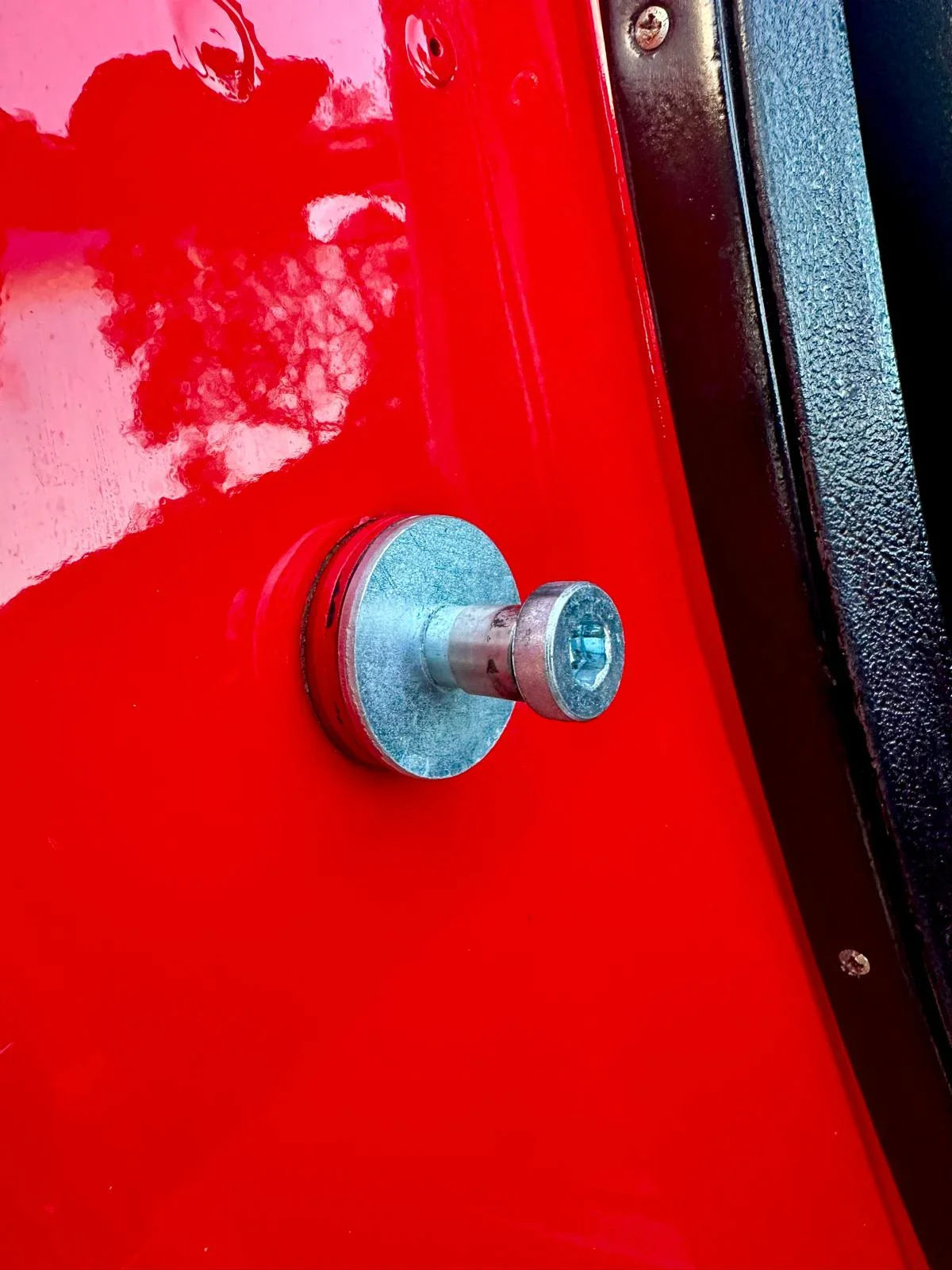 Chevrolet-Corvette-stingray-convertible-1975-Red-Black-3
