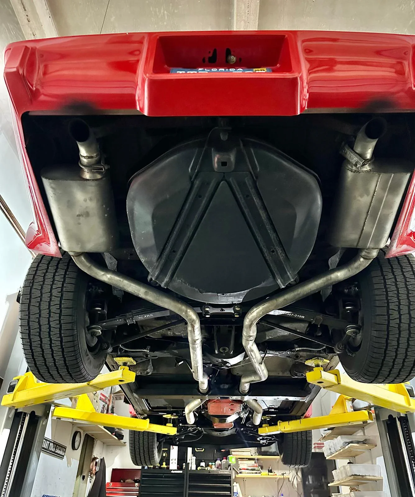 Chevrolet-Corvette-stingray-convertible-1975-Red-Black-42
