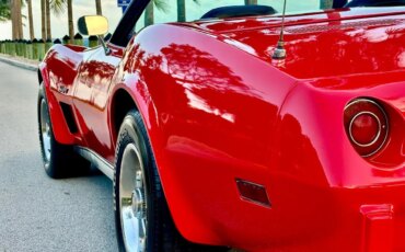 Chevrolet-Corvette-stingray-convertible-1975-Red-Black-45