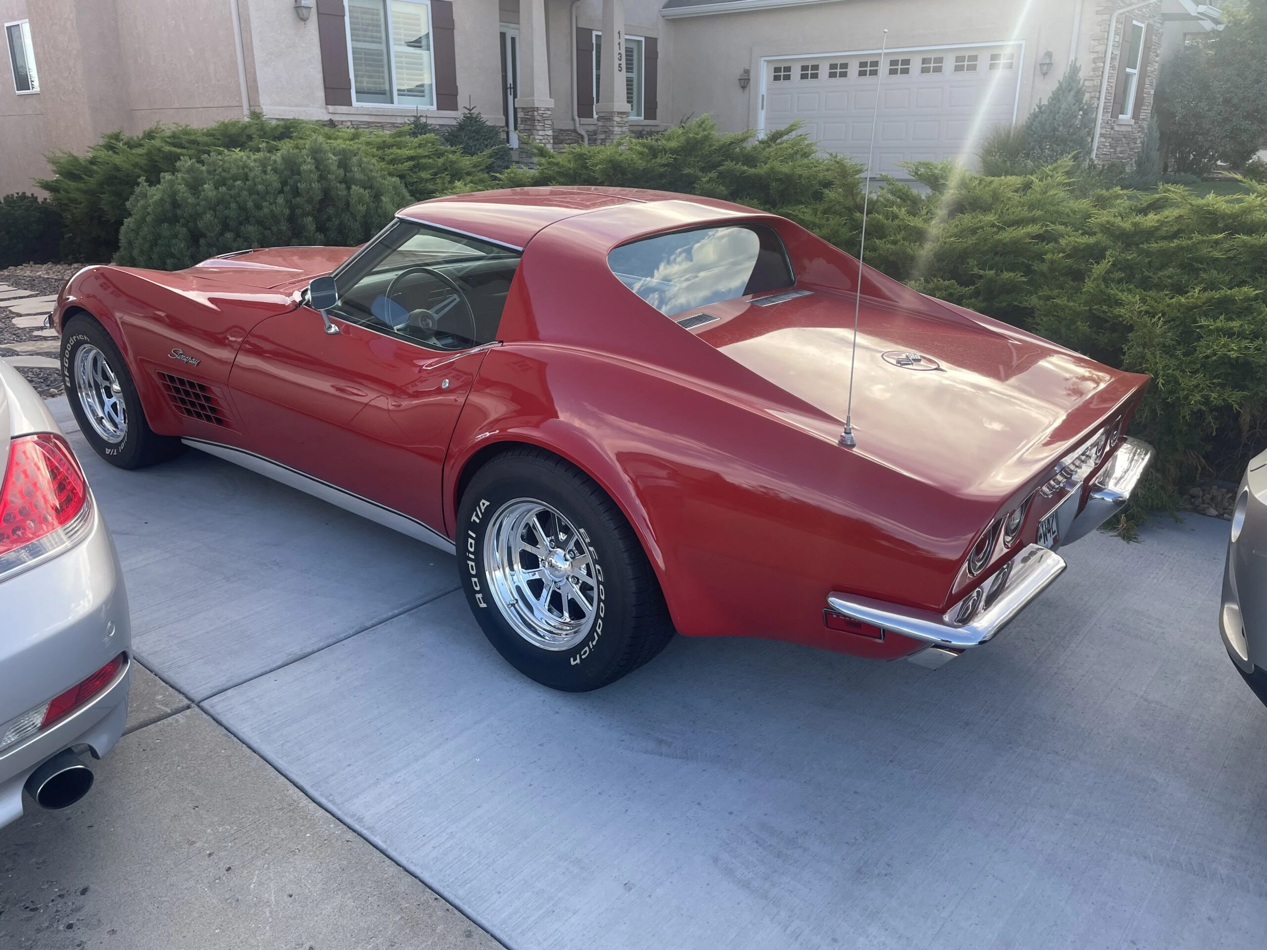 Chevrolet-Corvette-stingray-coupe-w-1lt-1972-Red-Beige-1