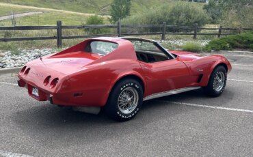 Chevrolet-Corvette-stingray-coupe-w-1lt-1975-Red-Tan-1