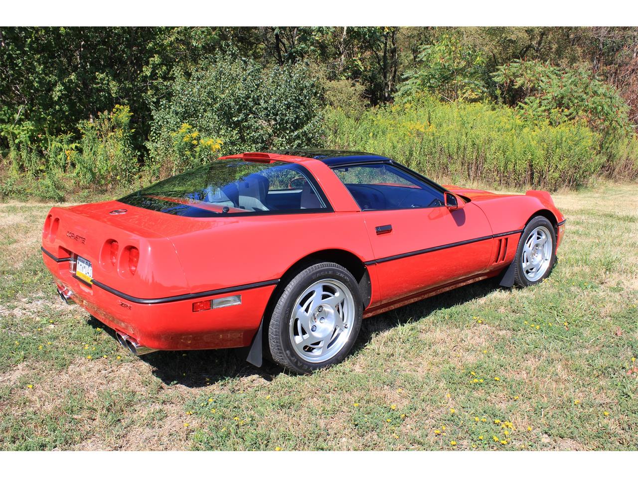 Chevrolet-Corvette-zr1-1990-Red-GrayBlack-10