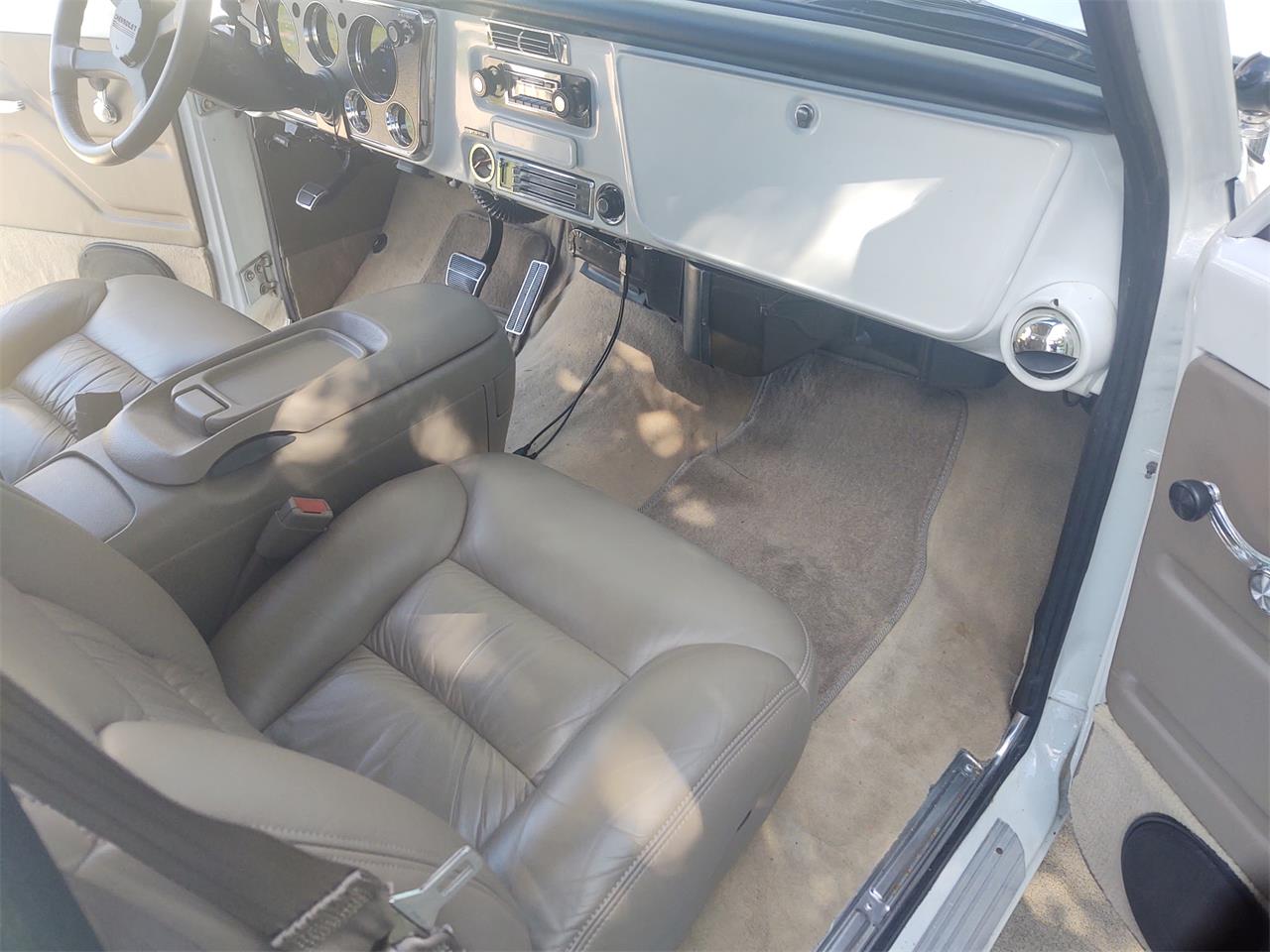 Chevrolet-Custom-10-1972-BRIGHT-WHITE-TAN-LEATHER-3