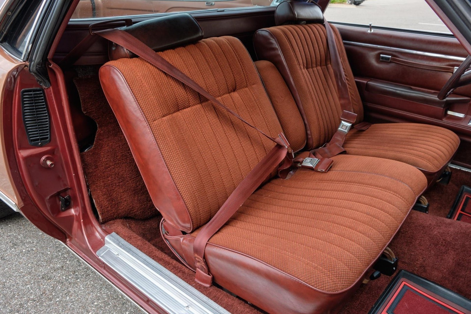 Chevrolet-El-Camino-1982-Pickup-16