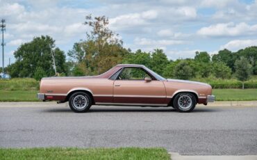 Chevrolet-El-Camino-1982-Pickup-5
