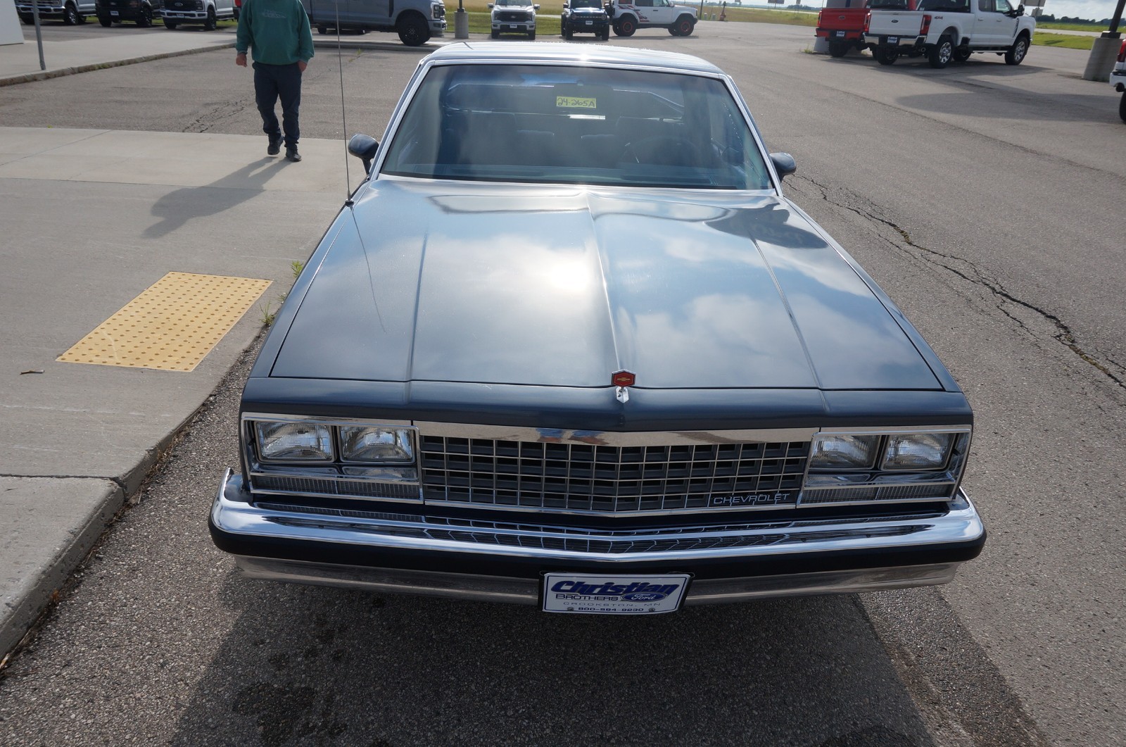 Chevrolet-El-Camino-1983-Standard-Cab-Pickup-10
