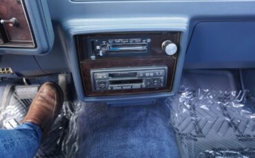 Chevrolet-El-Camino-1983-Standard-Cab-Pickup-13