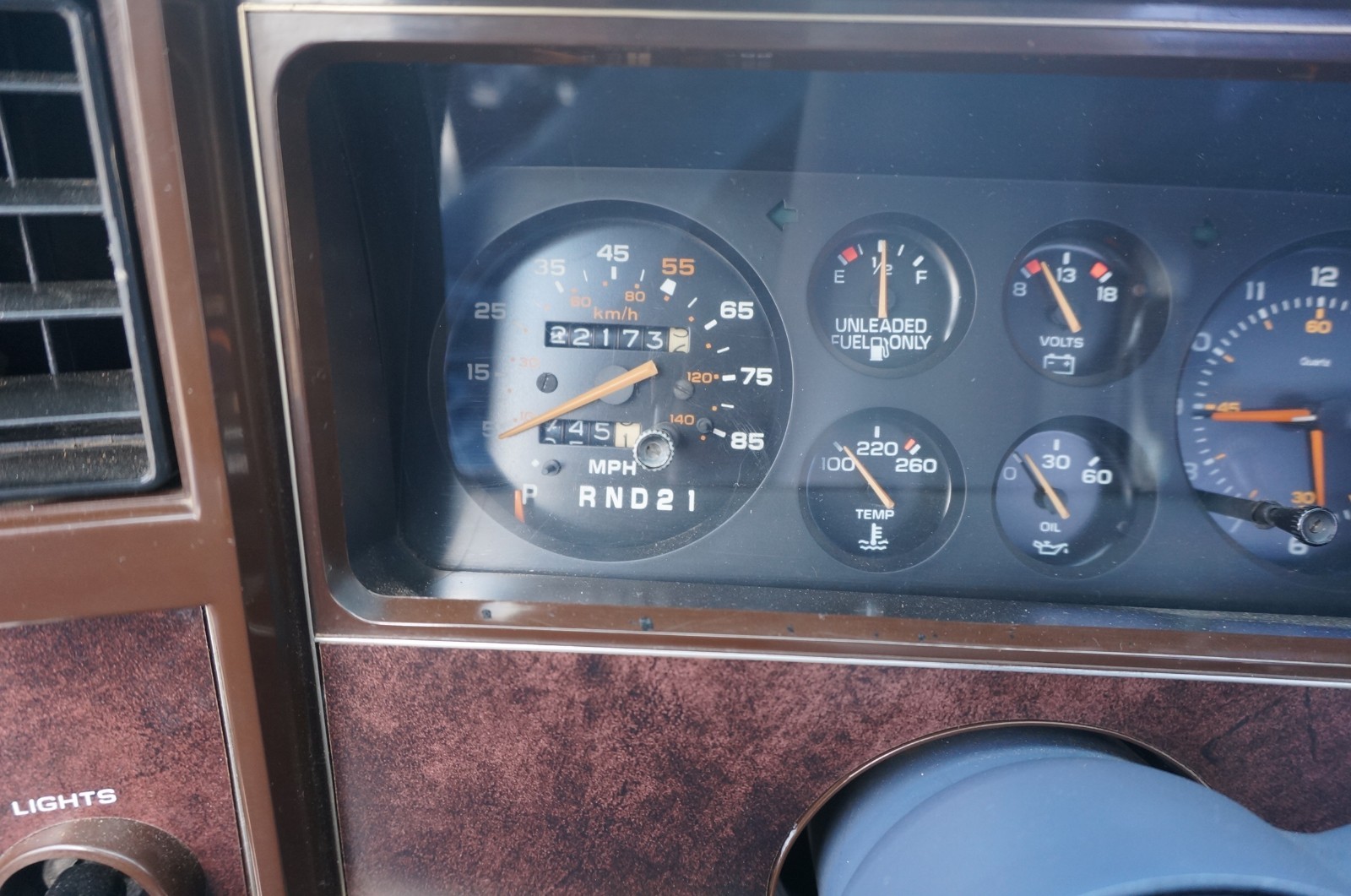 Chevrolet-El-Camino-1983-Standard-Cab-Pickup-17