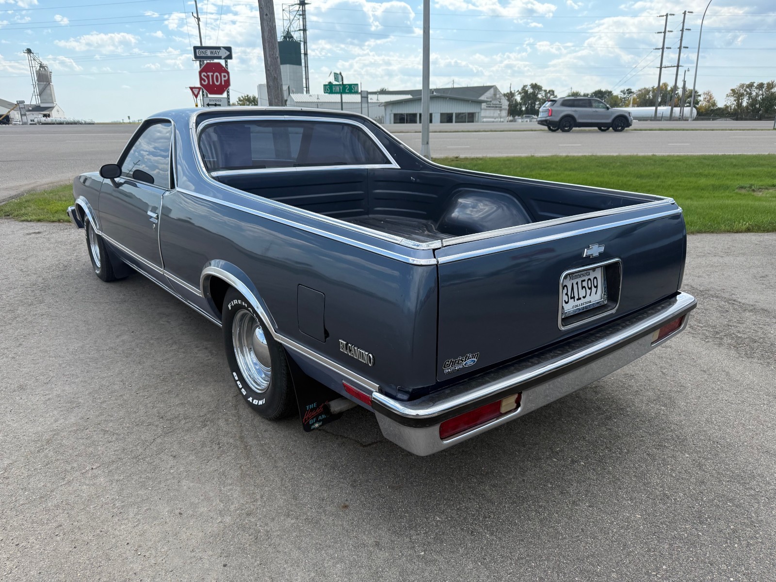 Chevrolet-El-Camino-1983-Standard-Cab-Pickup-3