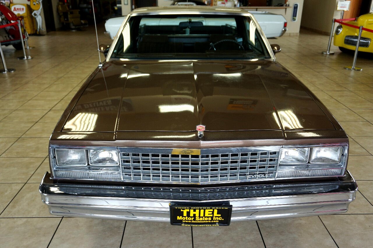 Chevrolet-El-Camino-1984-Classic-Car-12