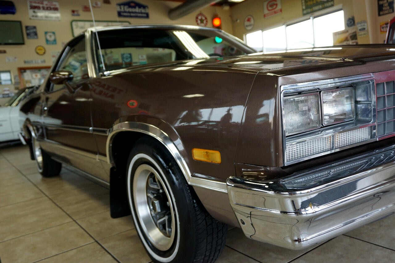 Chevrolet-El-Camino-1984-Classic-Car-14