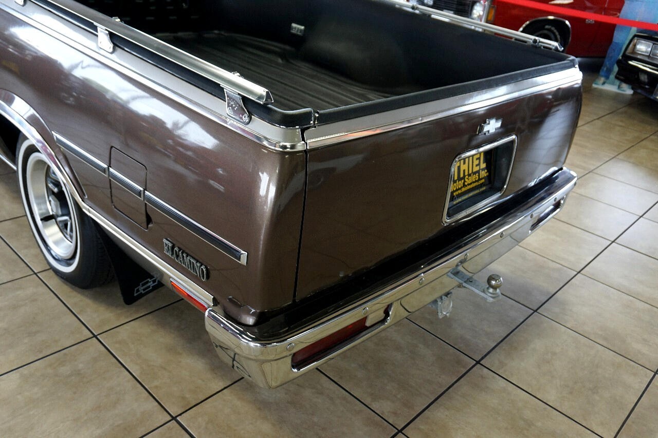 Chevrolet-El-Camino-1984-Classic-Car-19