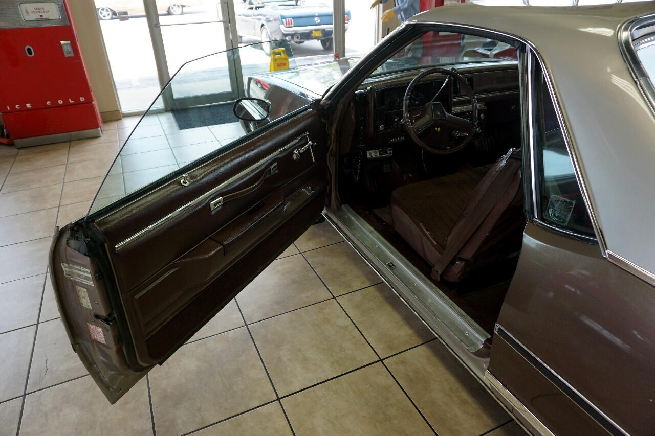 Chevrolet-El-Camino-1984-Classic-Car-20