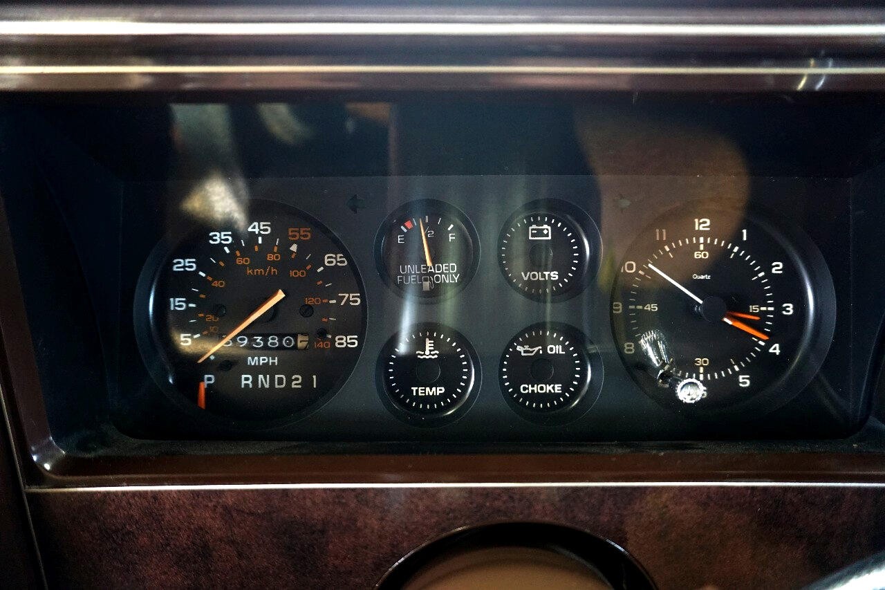 Chevrolet-El-Camino-1984-Classic-Car-27