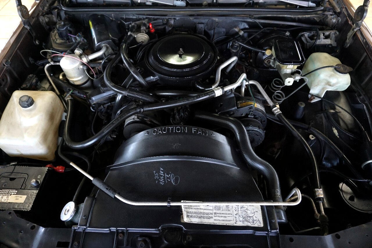 Chevrolet-El-Camino-1984-Classic-Car-30