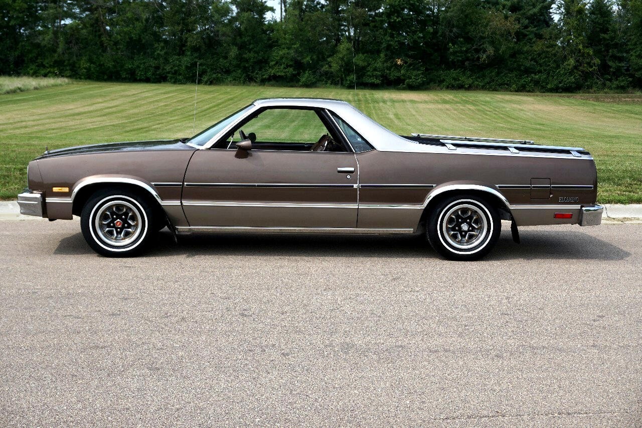 Chevrolet-El-Camino-1984-Classic-Car-32