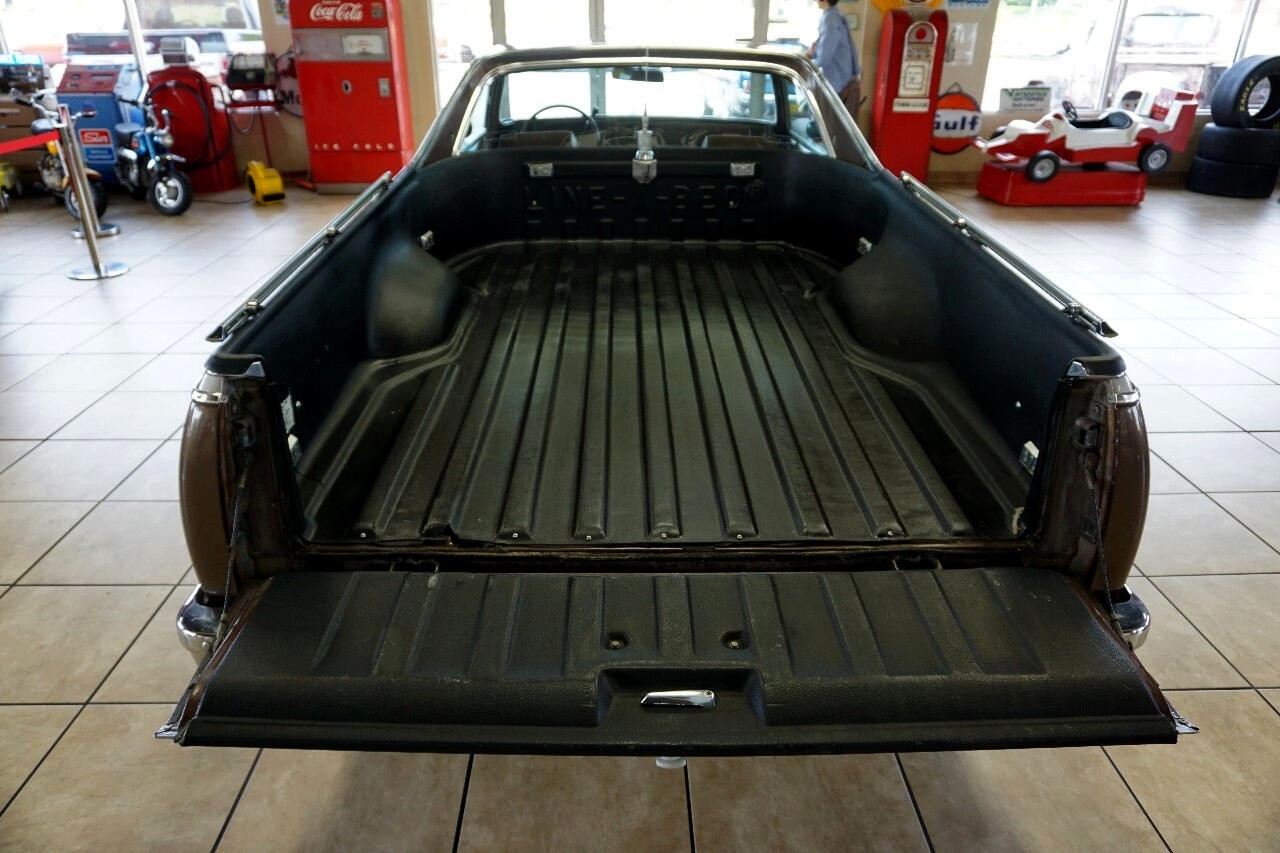 Chevrolet-El-Camino-1984-Classic-Car-8