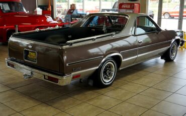 Chevrolet-El-Camino-1984-Classic-Car-9