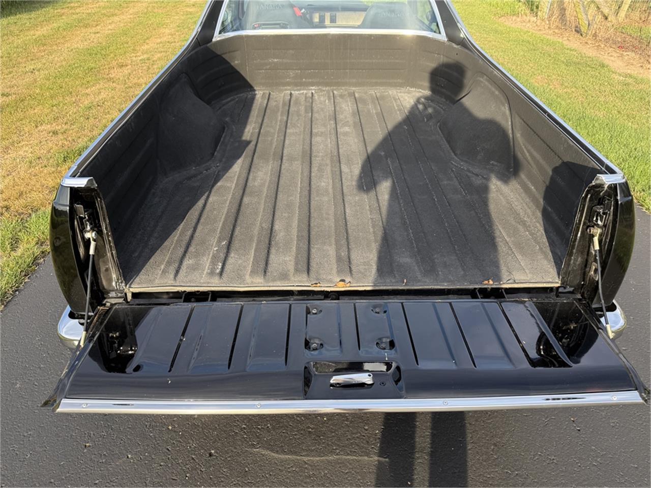 Chevrolet-El-camino-1985-Black-Black-72