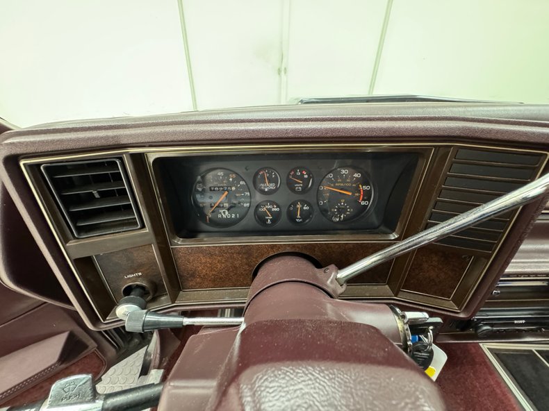 Chevrolet-El-camino-1985-Black-Burgundy-42