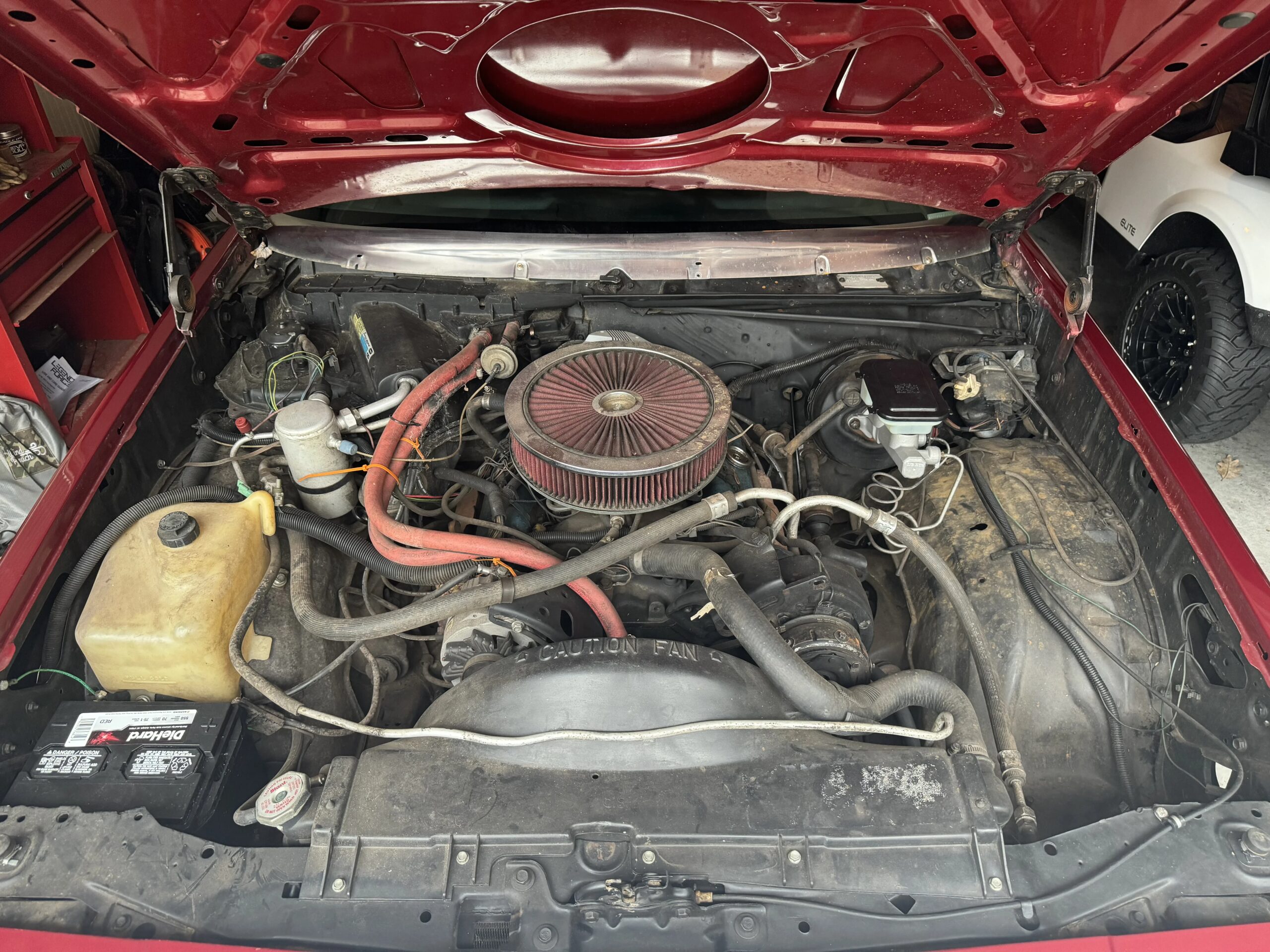 Chevrolet-El-camino-v8-1981-Red-Black-10
