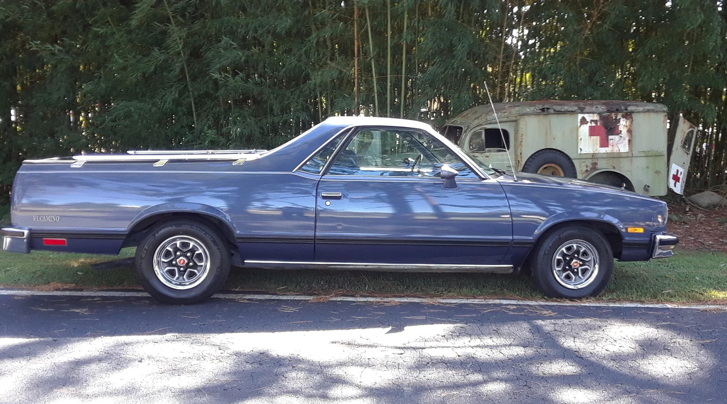 Chevrolet-El-camino-v8-1984-Blue-Blue-17
