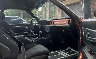 Chevrolet-El-camino-v8-1984-Orange-Black-3
