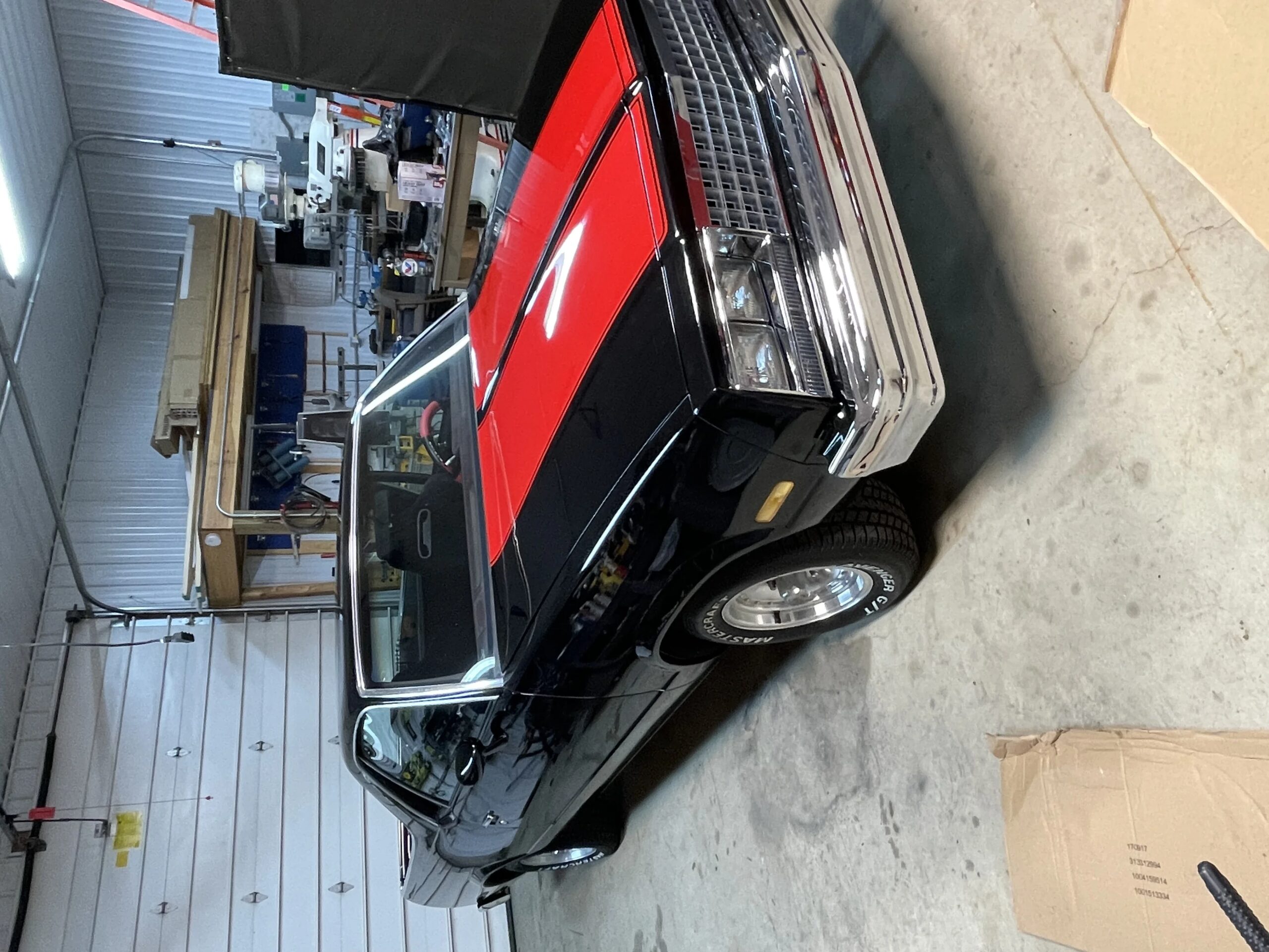 Chevrolet-El-camino-v8-1985-Black-Burgundy