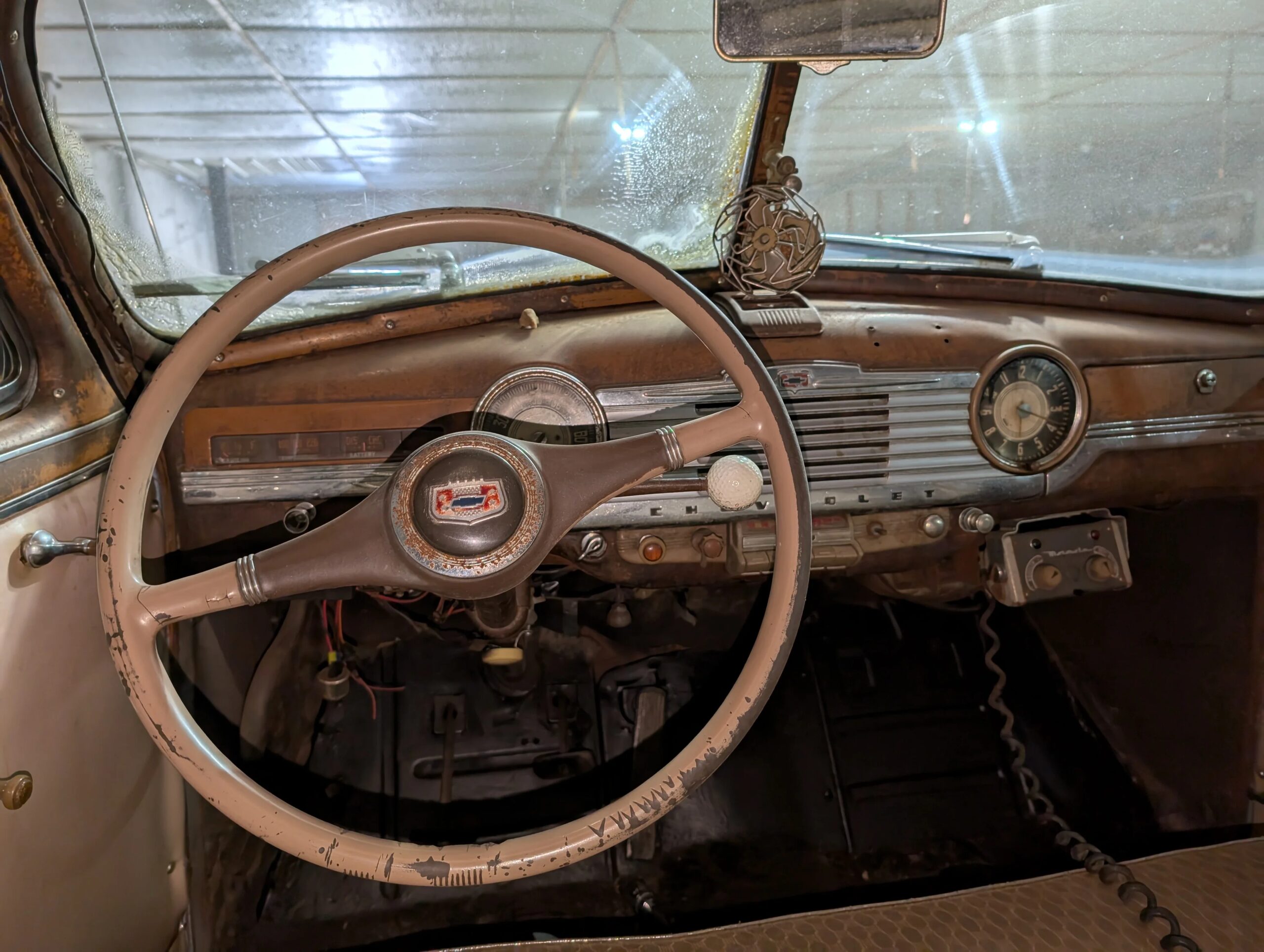 Chevrolet-Fleetline-1948-Black-Brown-2
