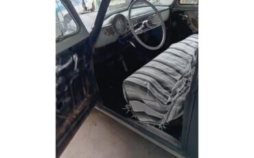 Chevrolet-Fleetline-1950-Light-gray-Light-gray-3