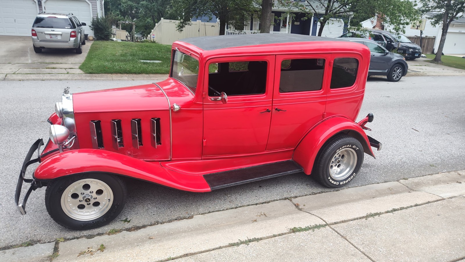 Chevrolet-Four-Door-Sedan-1932-Sedan-3