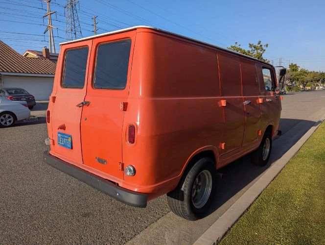 Chevrolet-G10-1966-Orange-16